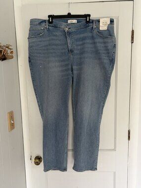 NWT Abercrombie & Fitch Curve Love 90s Straight Ultra High Rise Jeans 37 X 24R